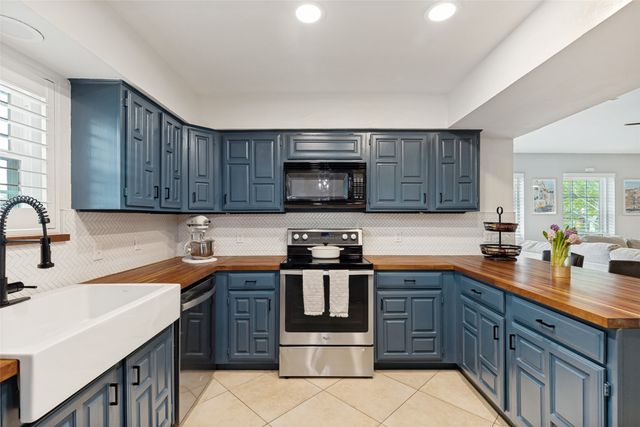 2248 Nob Hill, Carrollton, TX 75006