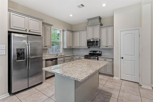 228 Cheswood Forest Place, Montgomery, TX 77316