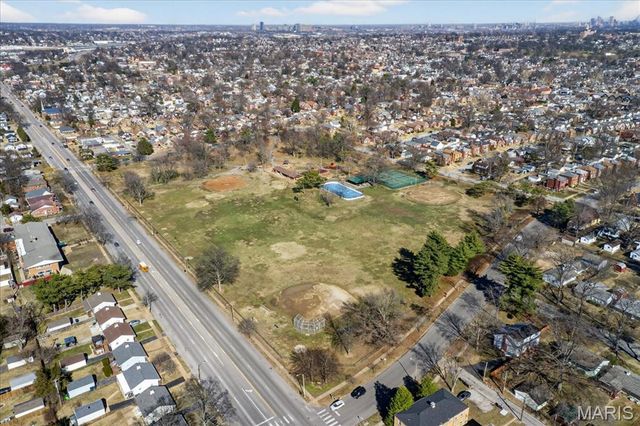 3903 Prather Avenue, St Louis, MO 63109