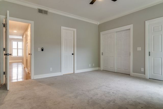 2040 Graybar Ln, Nashville, TN 37215