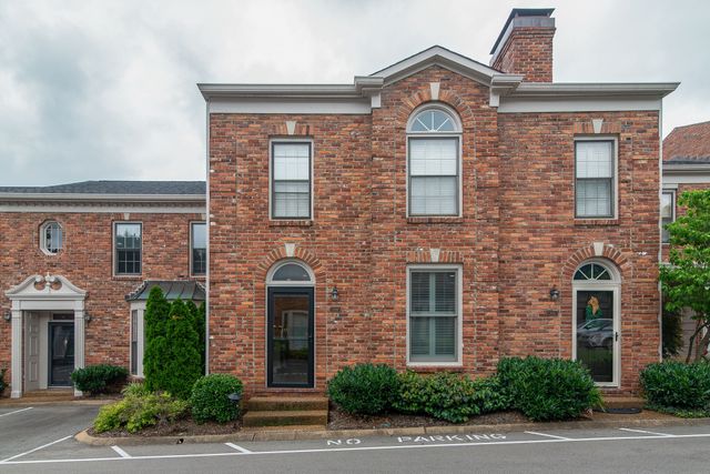 2040 Graybar Ln, Nashville, TN 37215