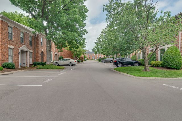 2040 Graybar Ln, Nashville, TN 37215