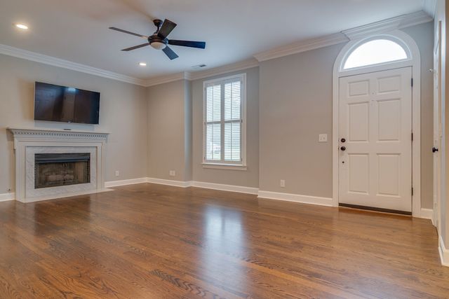 2040 Graybar Ln, Nashville, TN 37215