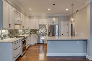 2040 Graybar Ln, Nashville, TN 37215