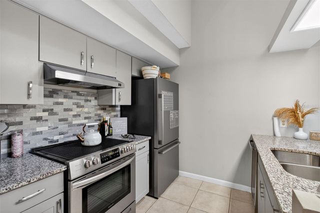 101 N HILL AVENUE 10, Deland, FL 32724