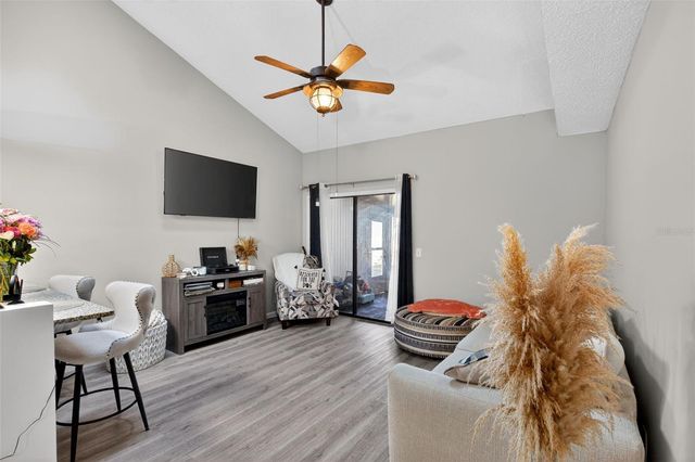 101 N HILL AVENUE 10, Deland, FL 32724