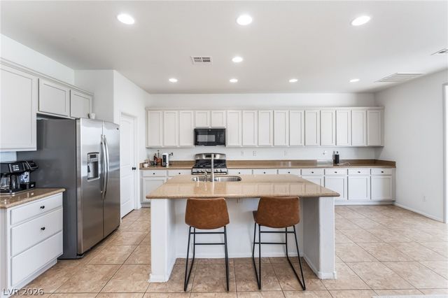 7042 Chestnut Valley Street, Las Vegas, NV 89166