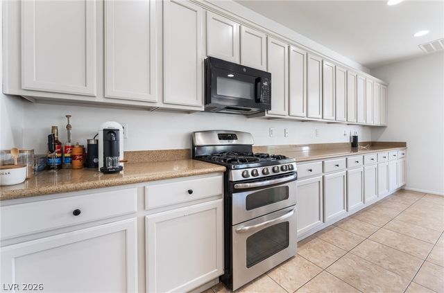 7042 Chestnut Valley Street, Las Vegas, NV 89166