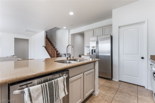 7042 Chestnut Valley Street, Las Vegas, NV 89166