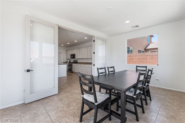 7042 Chestnut Valley Street, Las Vegas, NV 89166