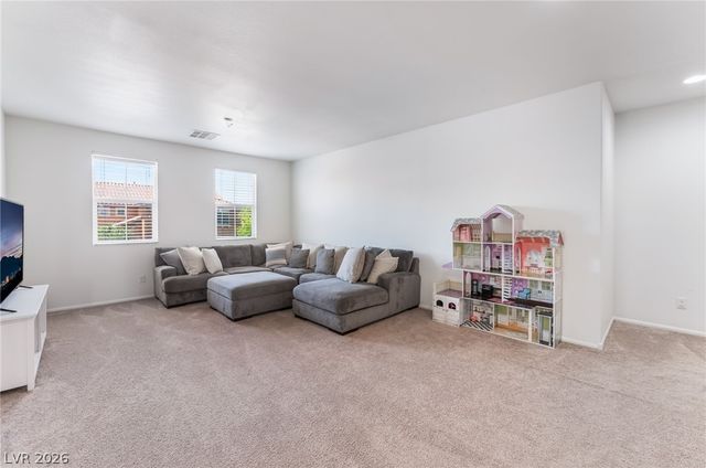 7042 Chestnut Valley Street, Las Vegas, NV 89166