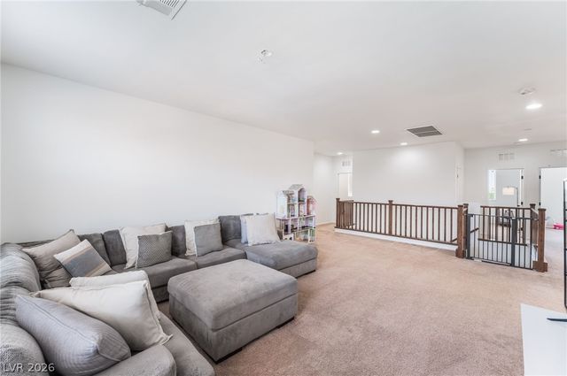 7042 Chestnut Valley Street, Las Vegas, NV 89166
