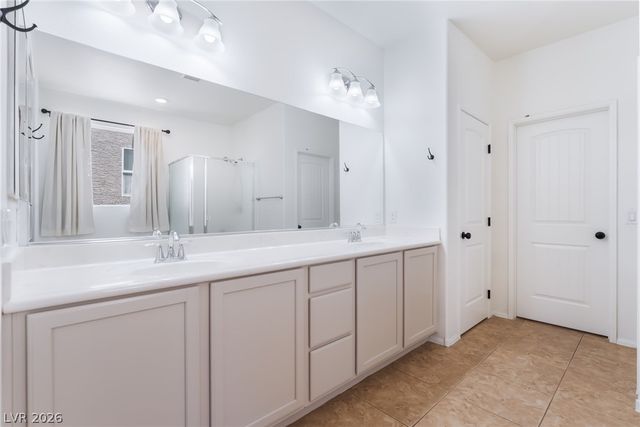 7042 Chestnut Valley Street, Las Vegas, NV 89166