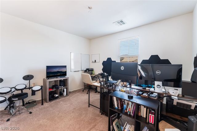 7042 Chestnut Valley Street, Las Vegas, NV 89166