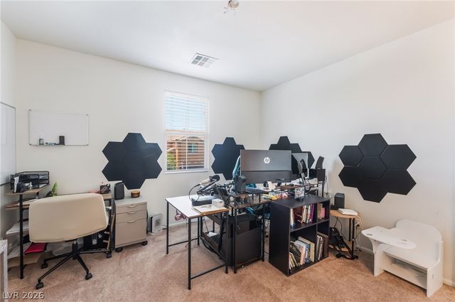 7042 Chestnut Valley Street, Las Vegas, NV 89166