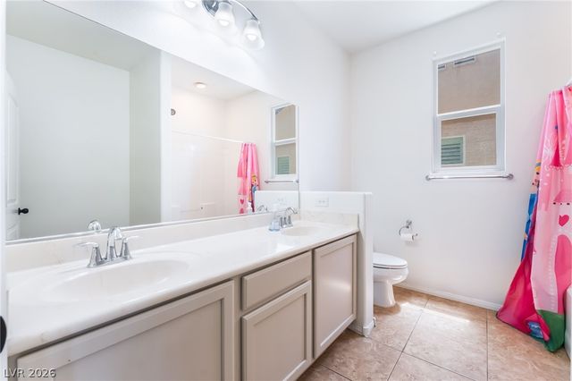7042 Chestnut Valley Street, Las Vegas, NV 89166