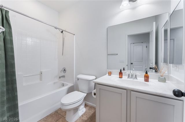 7042 Chestnut Valley Street, Las Vegas, NV 89166