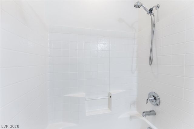 7042 Chestnut Valley Street, Las Vegas, NV 89166