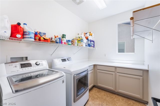 7042 Chestnut Valley Street, Las Vegas, NV 89166