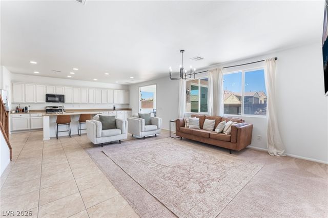 7042 Chestnut Valley Street, Las Vegas, NV 89166