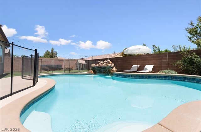 7042 Chestnut Valley Street, Las Vegas, NV 89166