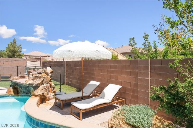7042 Chestnut Valley Street, Las Vegas, NV 89166