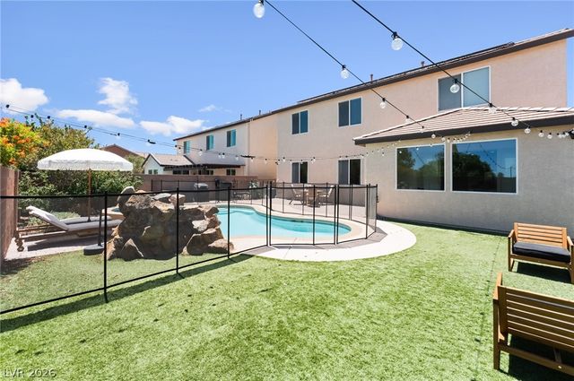 7042 Chestnut Valley Street, Las Vegas, NV 89166
