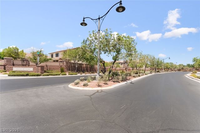 7042 Chestnut Valley Street, Las Vegas, NV 89166