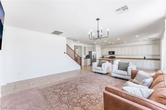 7042 Chestnut Valley Street, Las Vegas, NV 89166