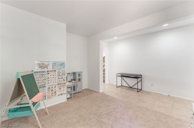 7042 Chestnut Valley Street, Las Vegas, NV 89166