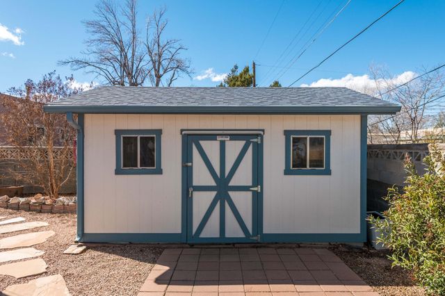 4225 Courtney Avenue NE, Albuquerque, NM 87108