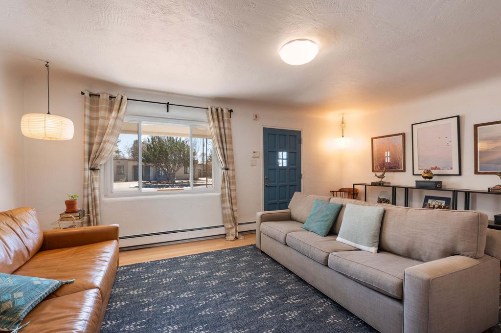 Image 3 of property listing at 4225 Courtney Avenue NE, Albuquerque, NM 87108