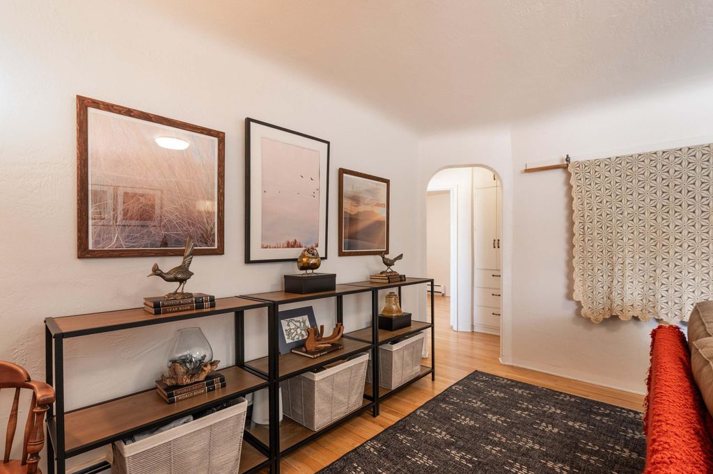 Image 5 of property listing at 4225 Courtney Avenue NE, Albuquerque, NM 87108