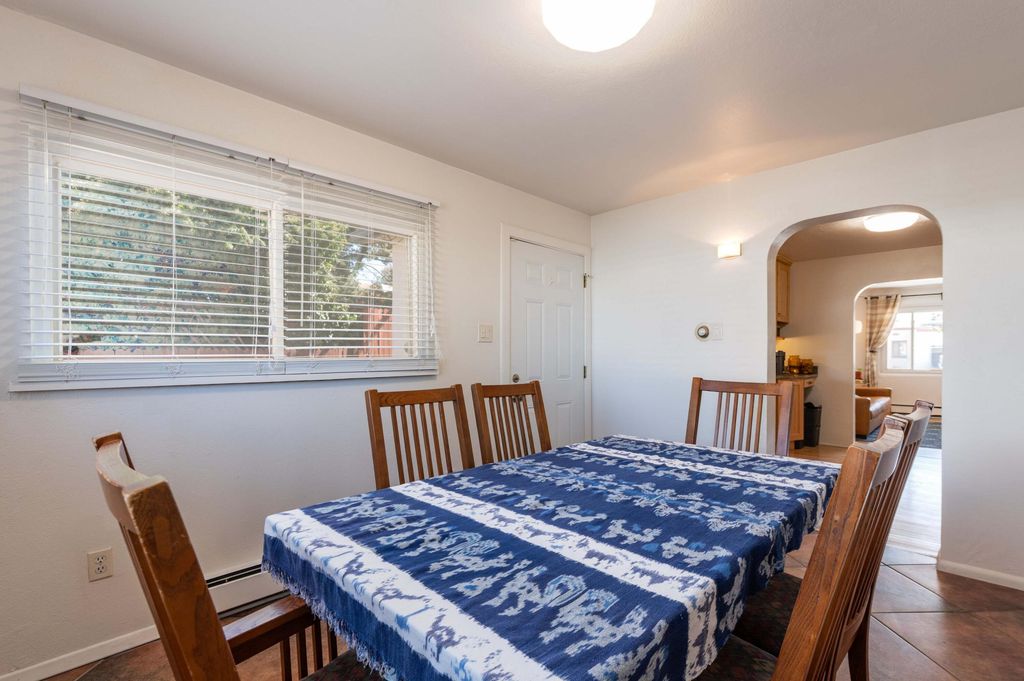 Image 9 of property listing at 4225 Courtney Avenue NE, Albuquerque, NM 87108