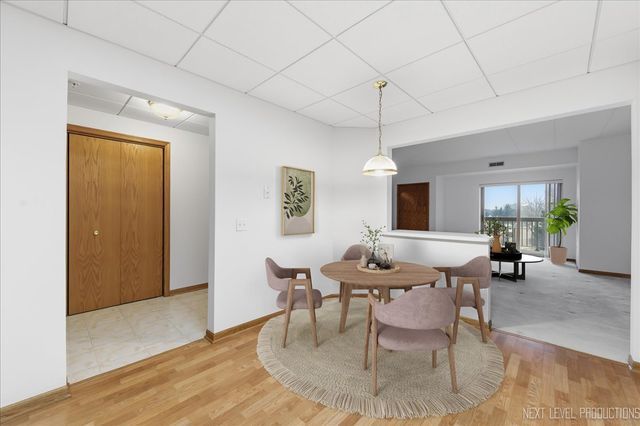 1500 S Ardmore Avenue 304, Villa Park, IL 60181