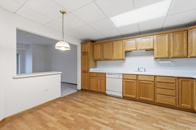 1500 S Ardmore Avenue 304, Villa Park, IL 60181