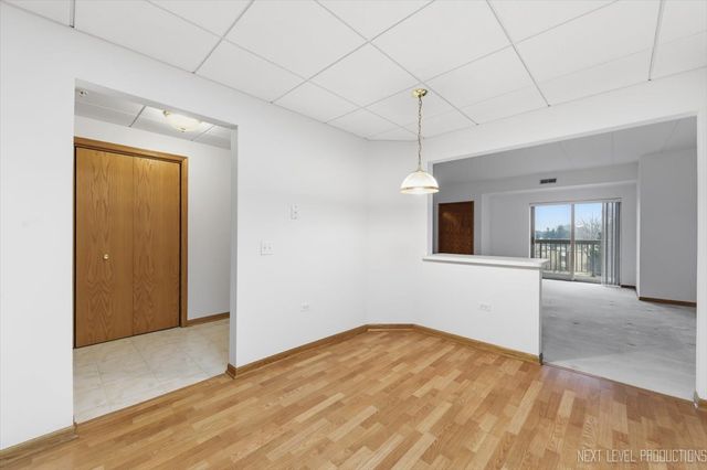 1500 S Ardmore Avenue 304, Villa Park, IL 60181