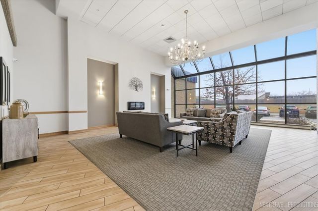 1500 S Ardmore Avenue 304, Villa Park, IL 60181