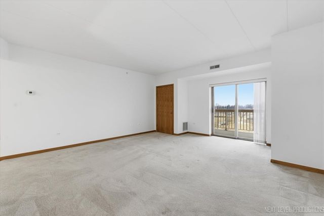 1500 S Ardmore Avenue 304, Villa Park, IL 60181