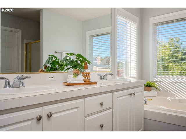 2726 KNOX RIDGE Ter, Forest Grove, OR 97116