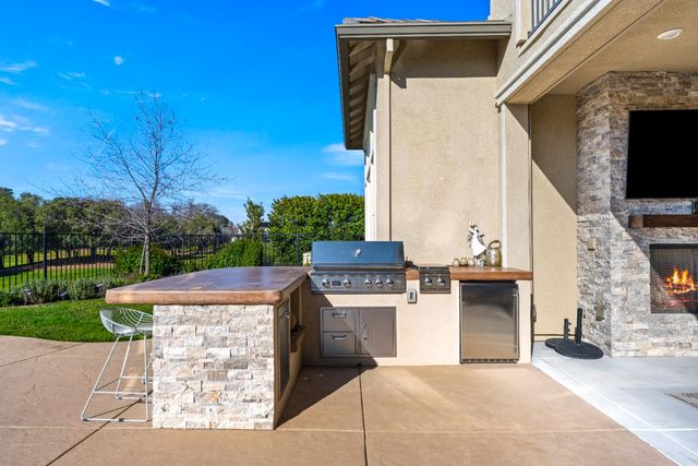 1050 Hogarth Way, El Dorado Hills, CA 95762