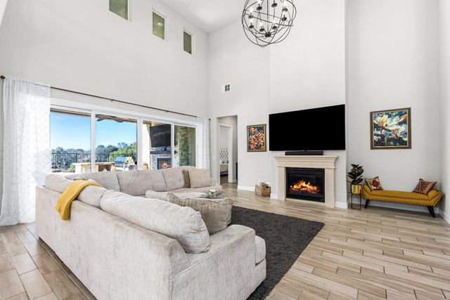 1050 Hogarth Way, El Dorado Hills, CA 95762