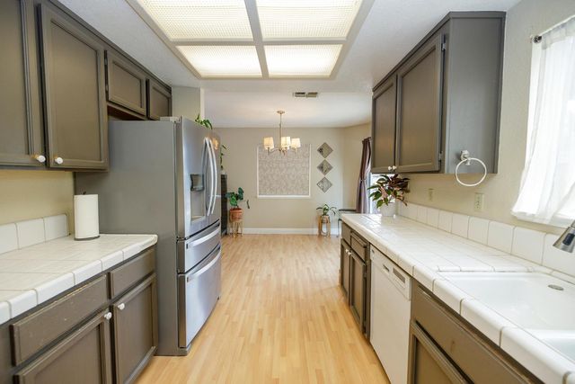 1012 Arroyo Hondo Pl, Modesto, CA 95358
