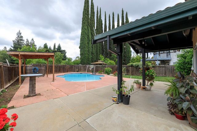 1012 Arroyo Hondo Pl, Modesto, CA 95358
