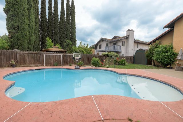 1012 Arroyo Hondo Pl, Modesto, CA 95358
