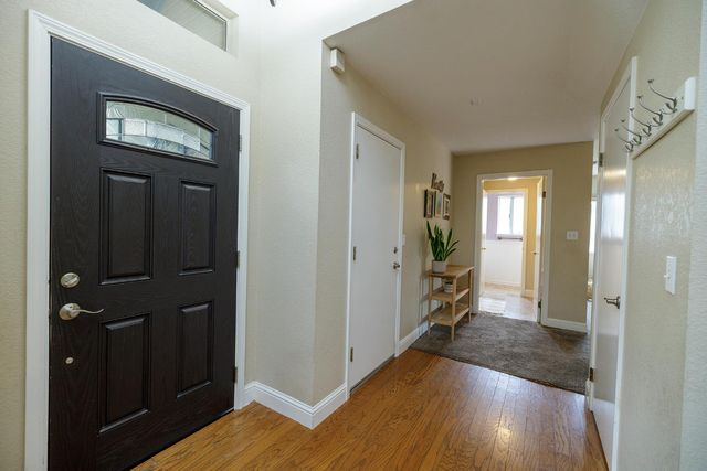 1012 Arroyo Hondo Pl, Modesto, CA 95358