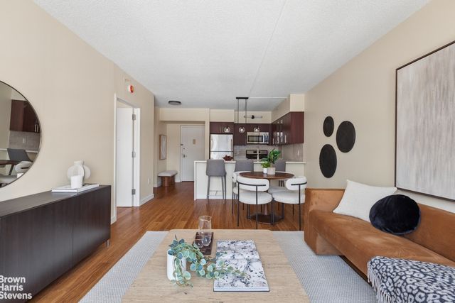 555 W 23rd St Apt N10J, New York City, NY 10011
