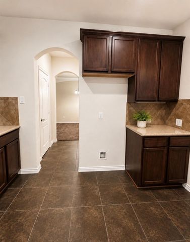 9518 Franklin Drive, Mont Belvieu, TX 77523