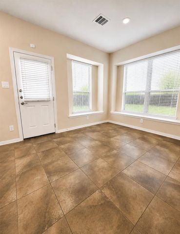 9518 Franklin Drive, Mont Belvieu, TX 77523