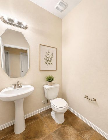 9518 Franklin Drive, Mont Belvieu, TX 77523